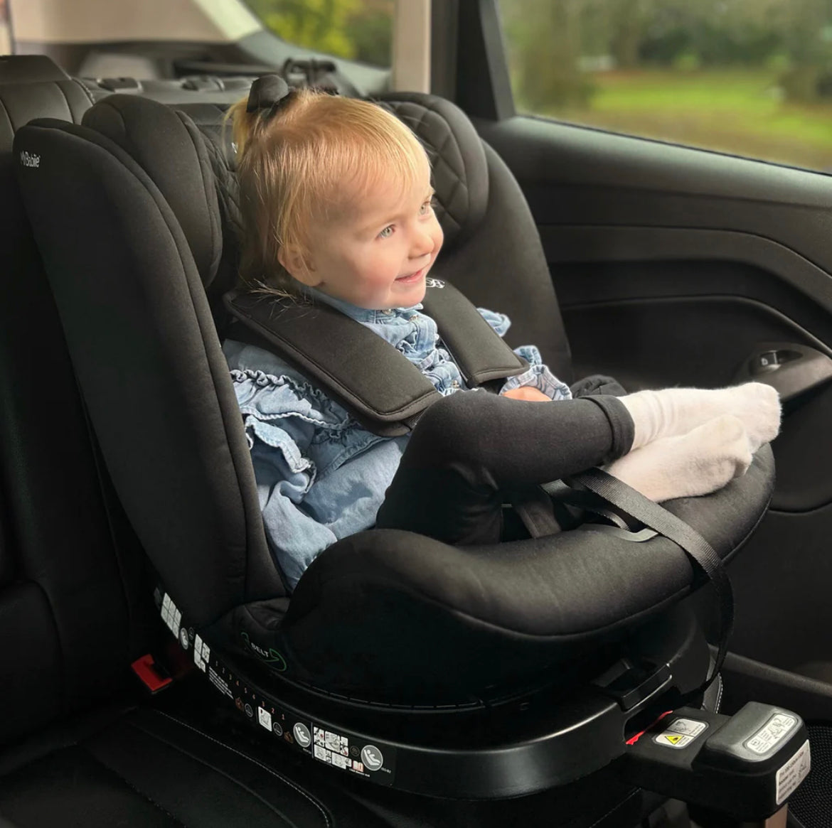 Billie Faiers iSize Quilted Black Spin Car Seat (40-150cm)