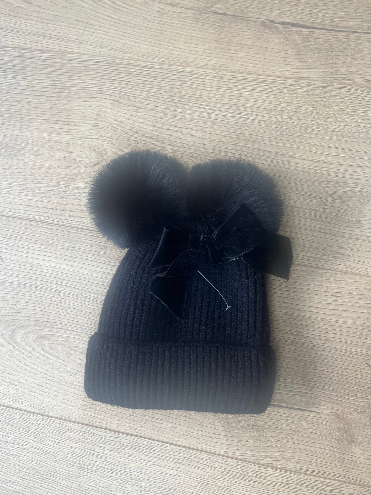 Black Bow Pom Pom Hat 2–5Y