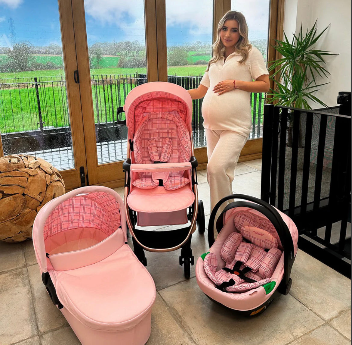 MB200i Dani Dyer Pink Plaid iSize Travel System