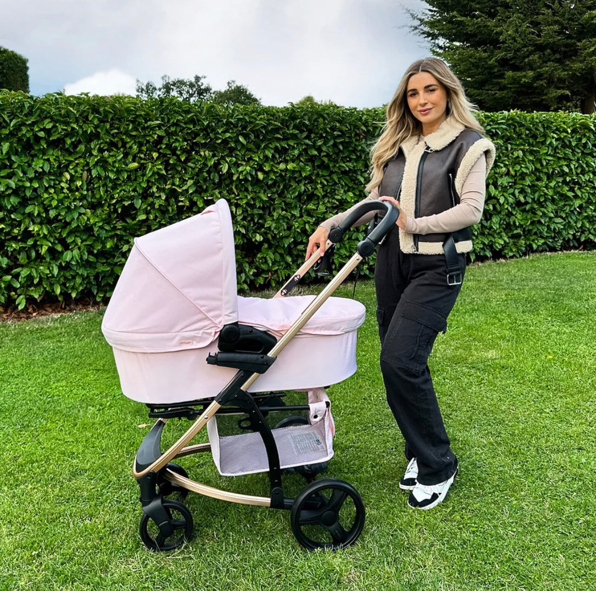 MB200i Dani Dyer Pink Plaid iSize Travel System