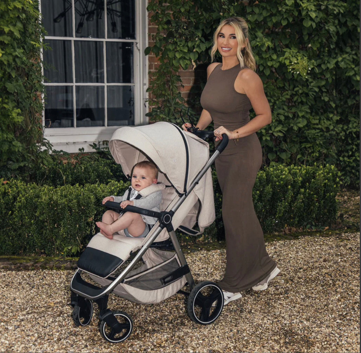 MB160 Pushchair - Billie Faiers Oatmeal