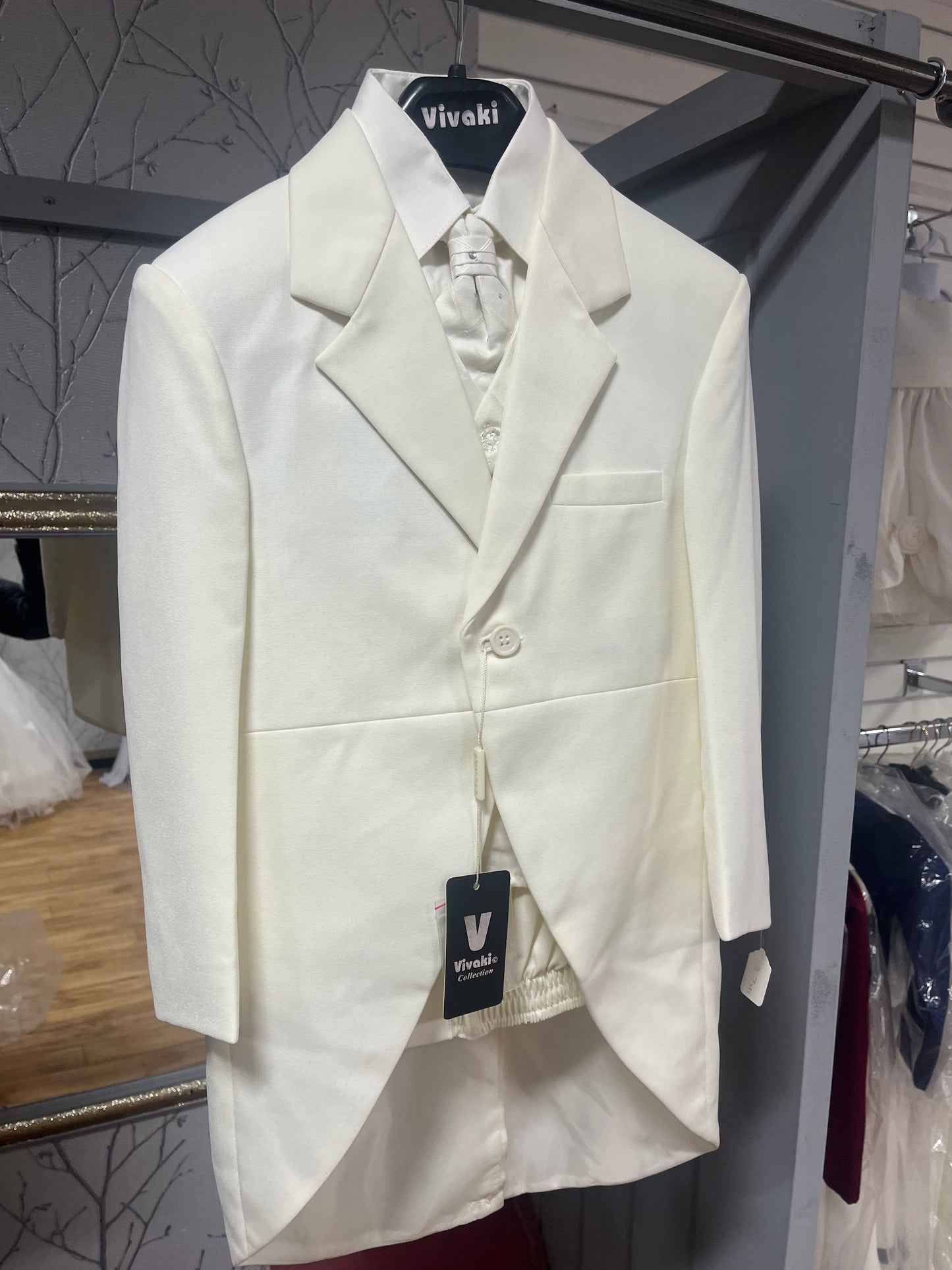 Cream 5 Piece Suit - 5-6 Years
