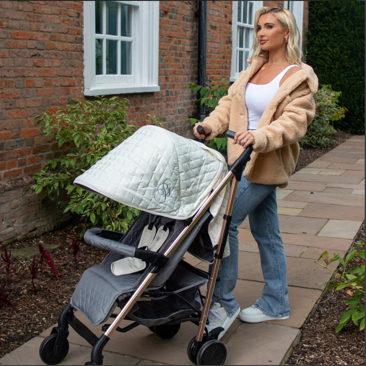 MB51 Billie Faiers Quilted Champagne Lightweight Stroller