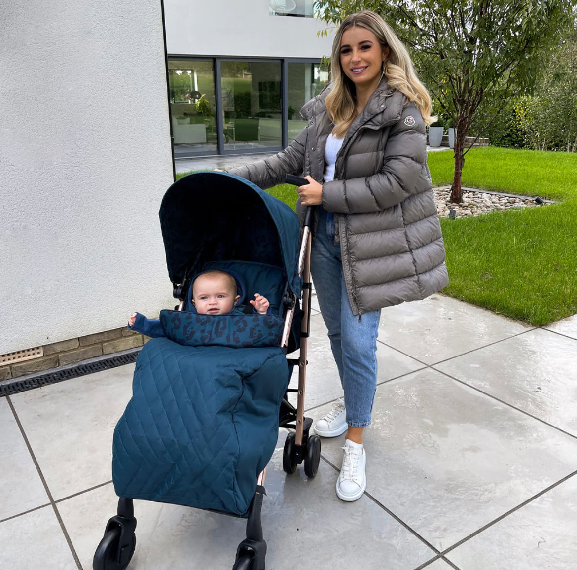 MB51 Dani Dyer Blue Leopard Lightweight Stroller