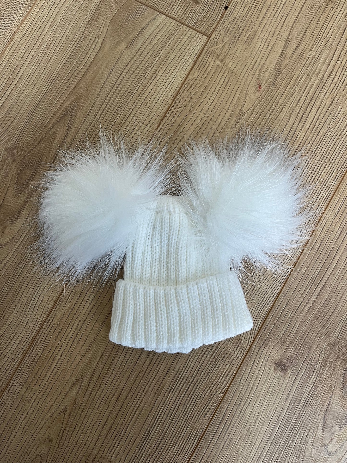 White Double Pom Pom Hat - 0-6M